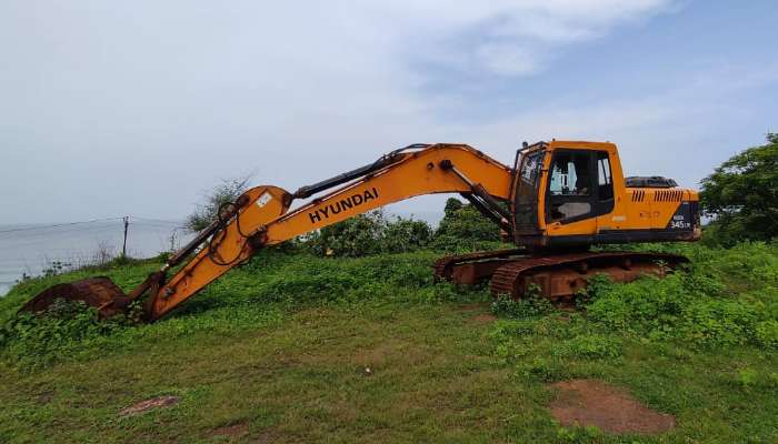 used R-220 Price used hyundai excavator in 1729830689.webp