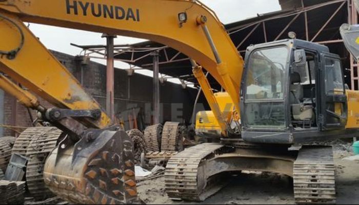 Rent Hyundai 210 Excavator With Breaker