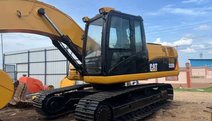 CATERPILLAR 320D